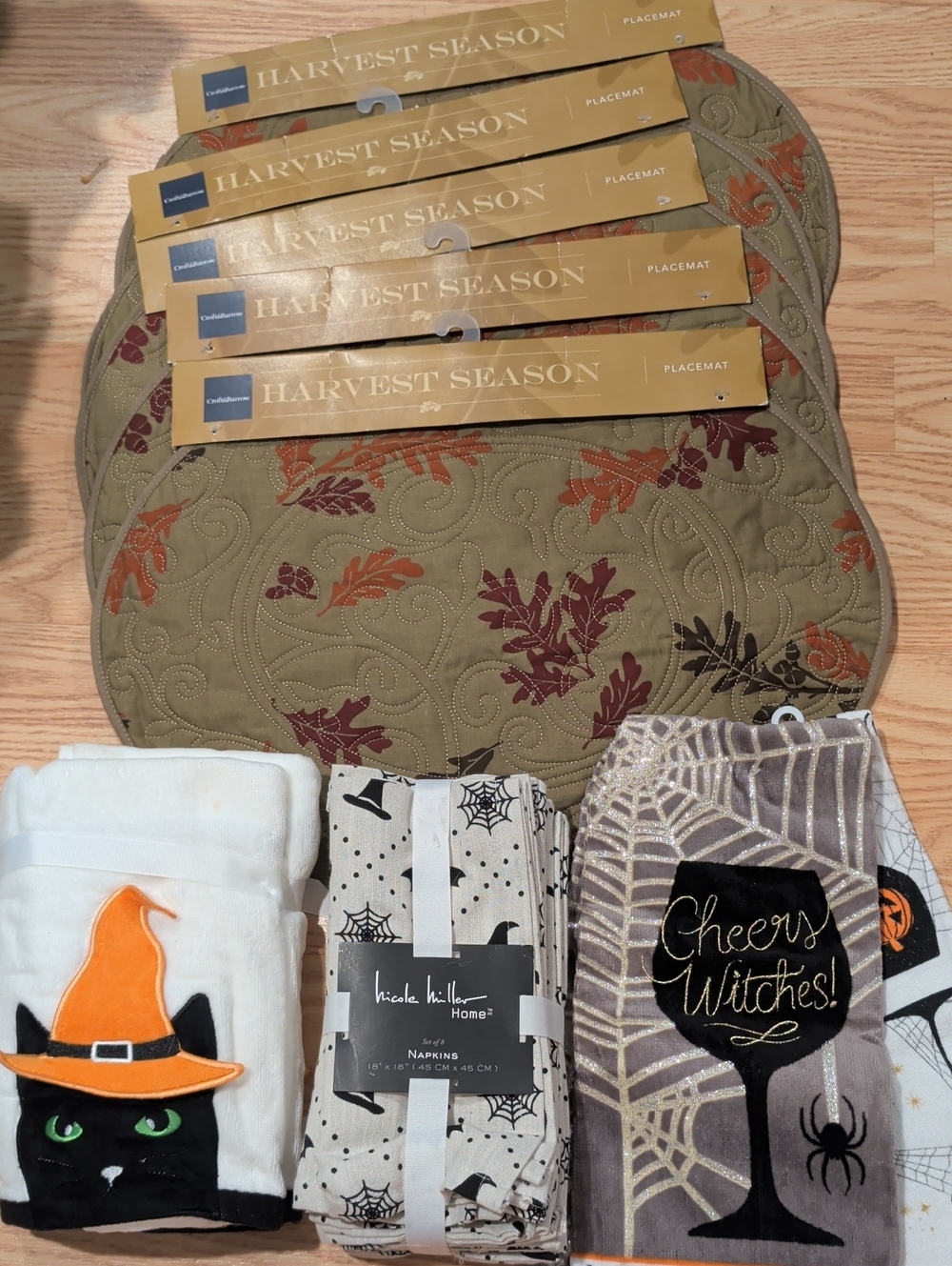 Nwt Harvest Season And Halloween - Olive with Autumn Leaf Accents